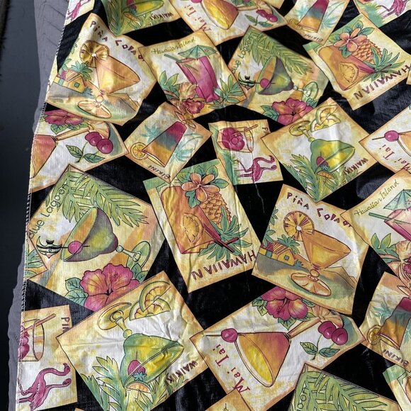 Avon Vinyl Tablecloth Cocktails Tiki Tropical 60 x 84 Umbrella Table - Picture 4 of 8